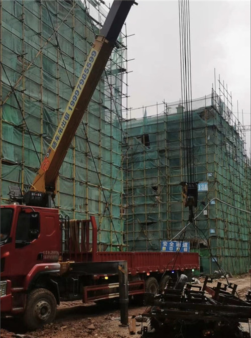 资兴市“慢工细活”—— 吊车的 “微动控制” 技术